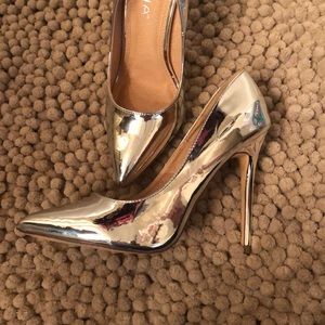 Silver pumps